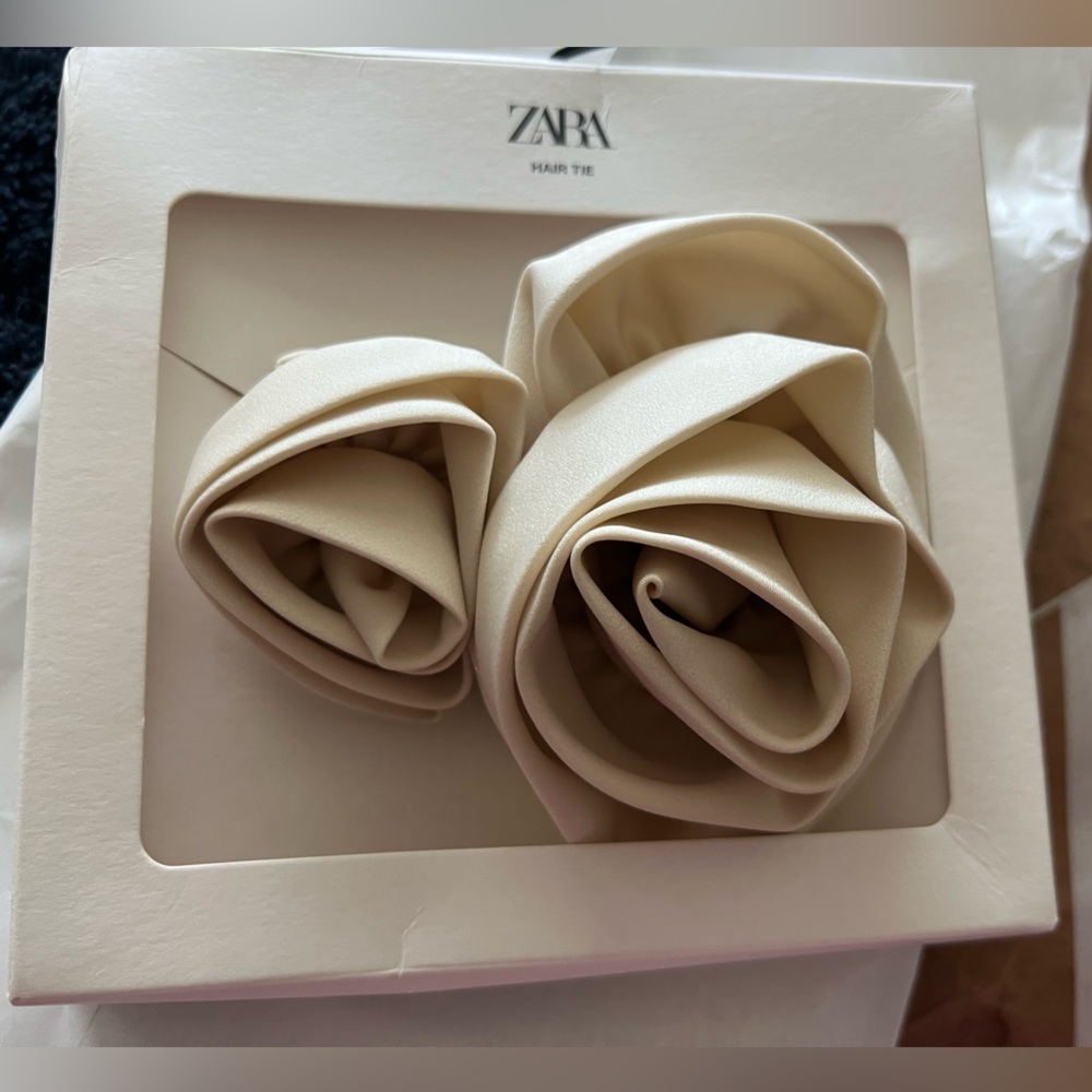 ZARA Cream Satin Double Flower Scrunchie Hair Accessories